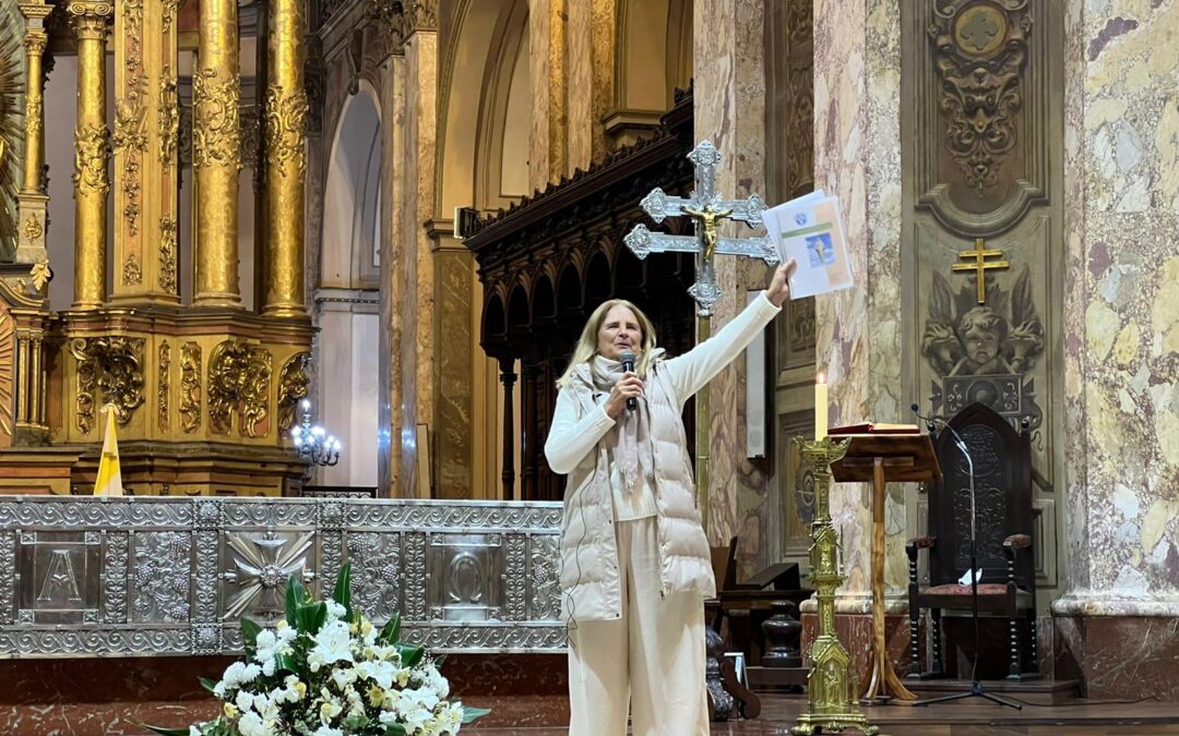 La comunidad de Buenos Aires celebró los 50 años en la Catedral